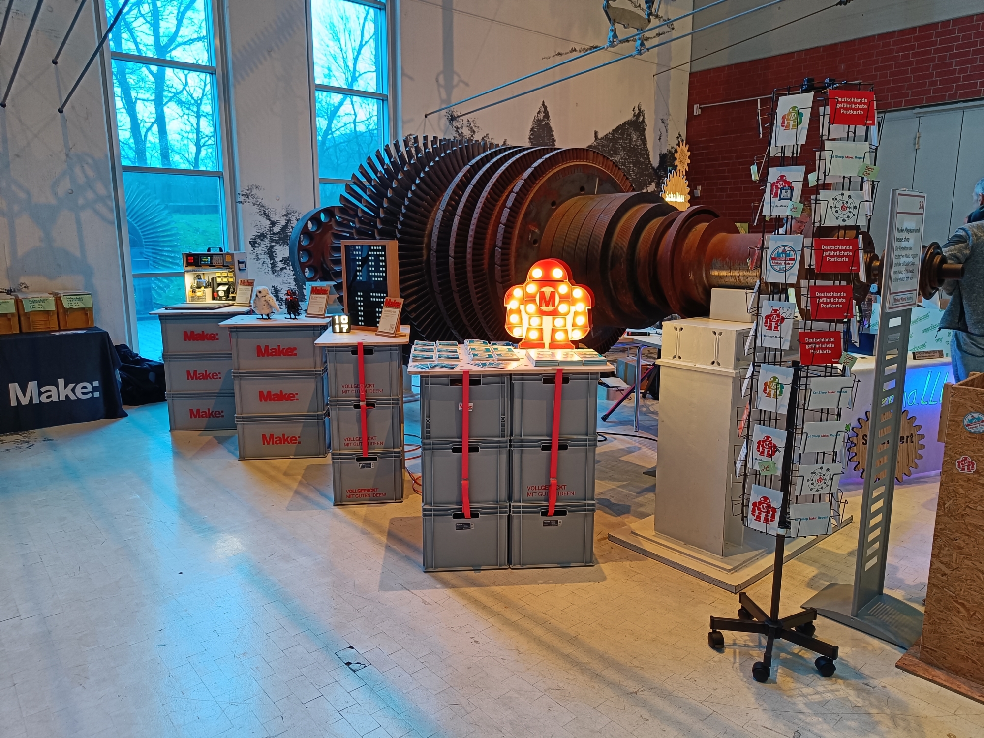 Make-Stand in der Energiehalle der DASA bei der Maker Faire Ruhr